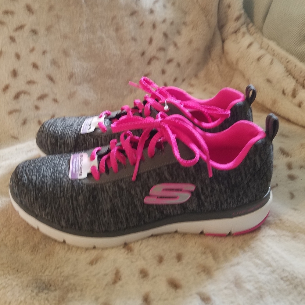 Skechers